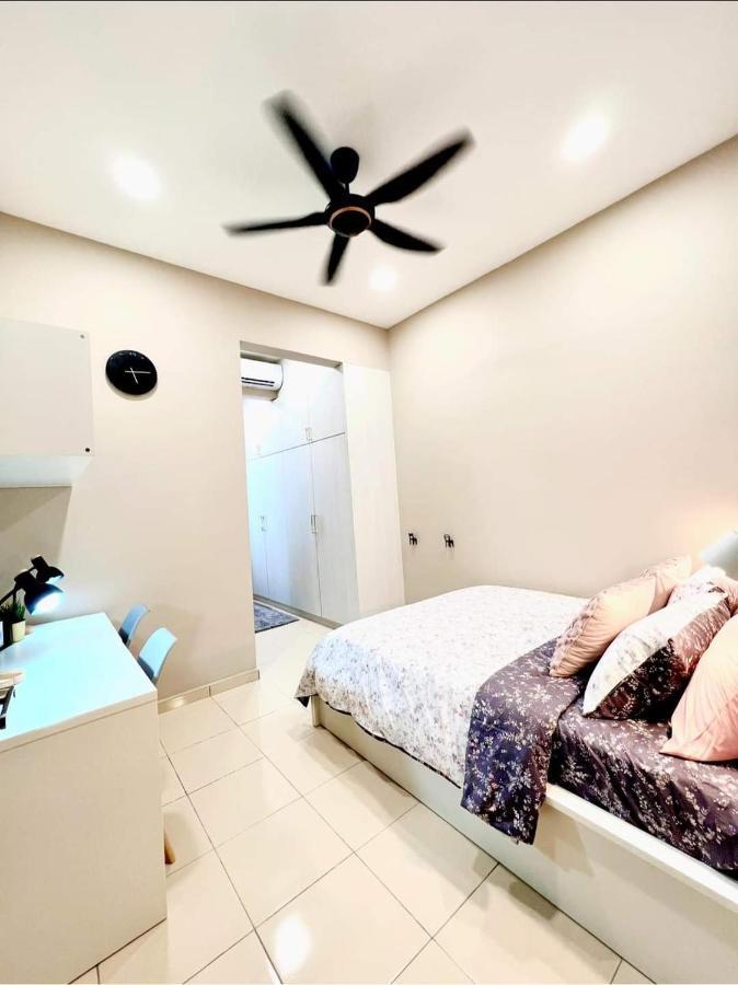 Faridz Homestay At Myra Saujana Kampong Simpang Empat Zewnętrze zdjęcie