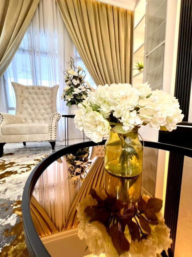 Faridz Homestay At Myra Saujana Kampong Simpang Empat Zewnętrze zdjęcie