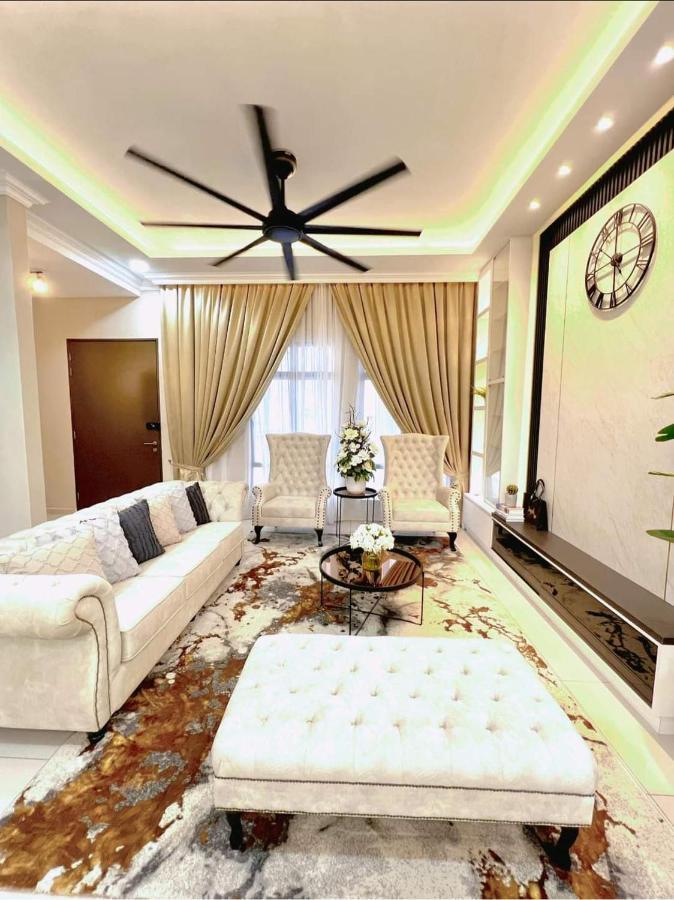 Faridz Homestay At Myra Saujana Kampong Simpang Empat Zewnętrze zdjęcie