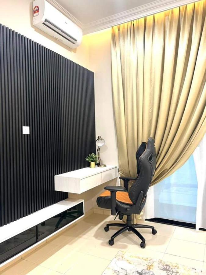 Faridz Homestay At Myra Saujana Kampong Simpang Empat Zewnętrze zdjęcie