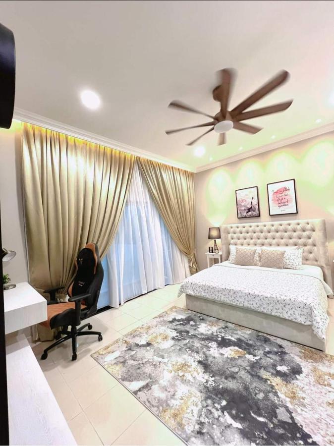 Faridz Homestay At Myra Saujana Kampong Simpang Empat Zewnętrze zdjęcie