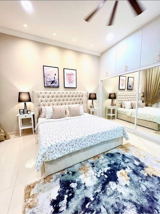 Faridz Homestay At Myra Saujana Kampong Simpang Empat Zewnętrze zdjęcie